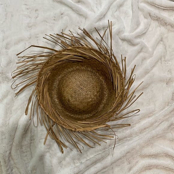 Party Straw Hat ๐ - Picture 2 of 3